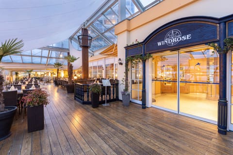 2 restaurants, breakfast, lunch, dinner served; Italian cuisine