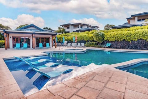 Mauna Lani Resort Community Pool