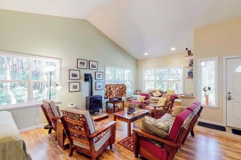 Bright Great Room With Vaulted Ceilings