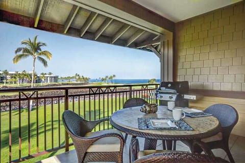 Covered Private Lanai with Outdoor Dining & Scenic Ocean Views