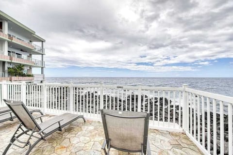 Oceanfront Sun Deck Area with Lounge Chairs overlooking the Pacific Ocean