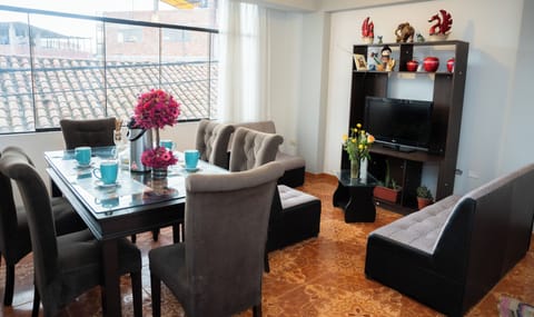 Family Apartment, Mountain View | Dining