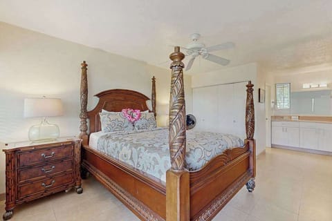 Master bedroom with queen bed