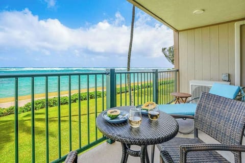 Oceanfront Balcony With Island Views