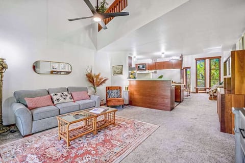 This open concept living and vaulted ceilings gives a welcoming feel.