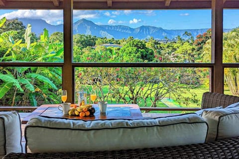 Outdoor living at its finest - enjoy the lovely sectional on the lanai as a great day to "wine" down the evening. 