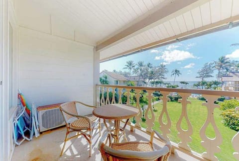 Private Lanai With Island Breezes
