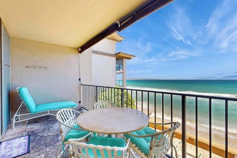 Savor your morning coffee on the private lanai overlooking the sparkling Pacific Ocean.