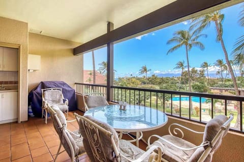Oceanview lanai for outdoor dining
