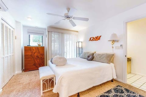Peaceful Guest Retreat With Soft Natural Light