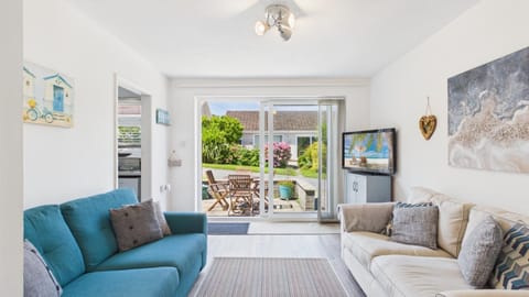Bayview 62 - 2 Bedroom Chalet - Bayview Oxwich (10678)