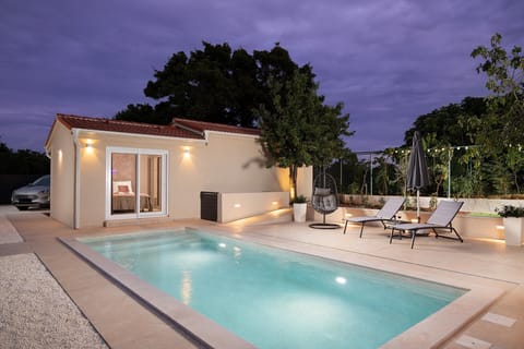 Holiday Home Swimming Pool