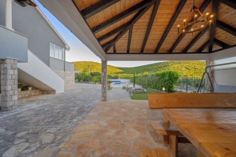 Standard House, 3 Bedrooms, 2 Bathrooms (Pool Villa Marija) | Outdoor dining