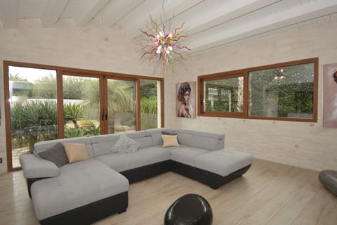 Autumn, Living Room, Spring, Summer