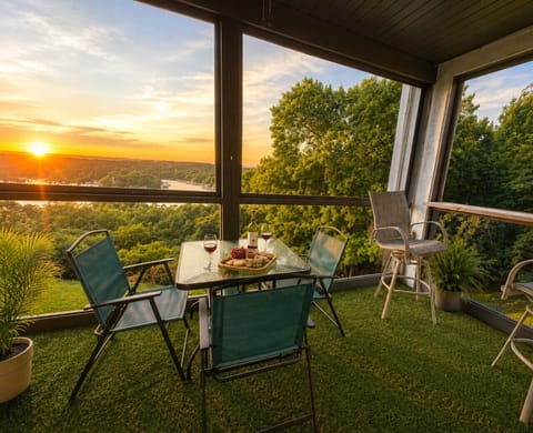 Dine al fresco while overlooking the water from the spacious screened lanai, the perfect spot for morning coffee or evening wine.