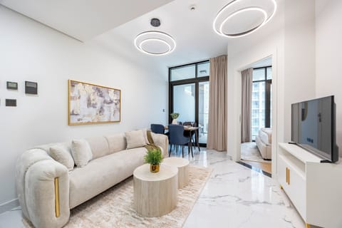 Apartment, Balcony | Living area