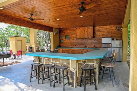 Outdoor Bar