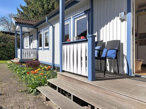 Wood, Door, Siding, Home, Porch, Composite Material, Cottage, Deck, Shade, Yard