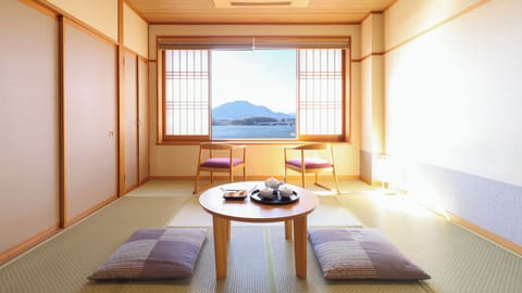 Traditional Room, Lake View | In-room safe, WiFi (free), bed sheets