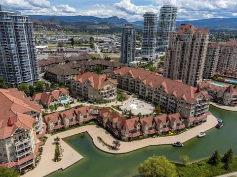 Discovery Bay 108 in Kelowna, British Columbia by Luxus Vacation Properties