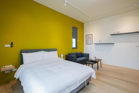 Laptop workspace, blackout drapes, WiFi (free)