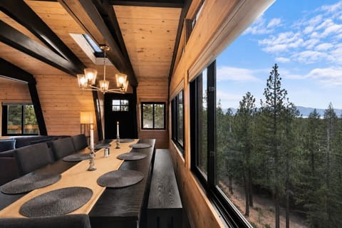 Dining for 12 with Partial Lake View
