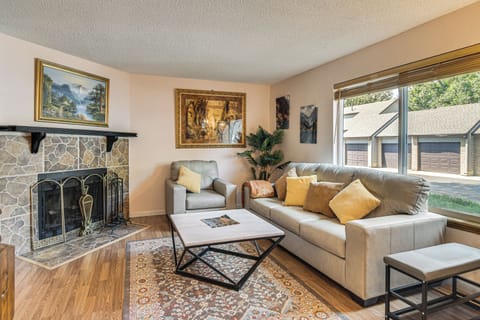 Arvada Vacation Rental | 3BR | 3BA | 1,200 Sq Ft