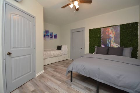 Comfortable queen bed and day bed