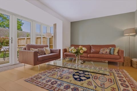 lounge with garden view CRV-2 adjusted