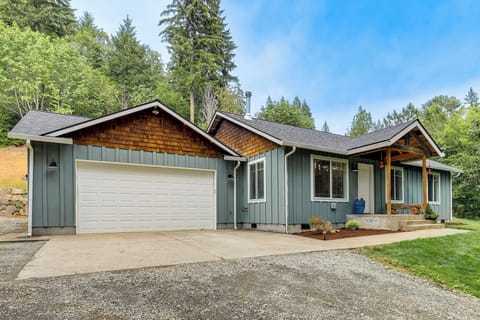 Ariel Vacation Rental | 3BR | 2BA | 1,200 Sq Ft