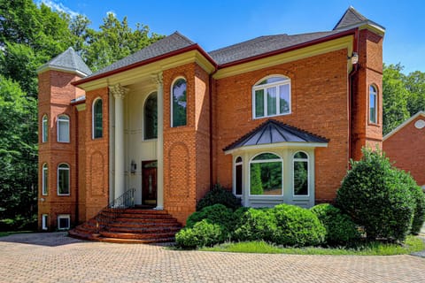 Potomac Vacation Rental | 3BR | 2BA | 3,000 Sq Ft
