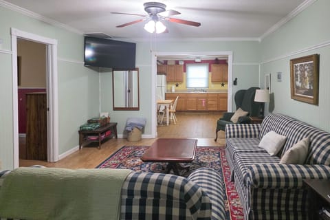 Nauvoo Vacation Rental | 4BR | 3BA | 2,000 Sq Ft