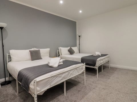 2 bedrooms, WiFi (free), individually decorated, individually furnished