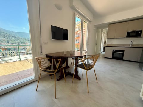 Apartment (2 Bedrooms) | Front of property