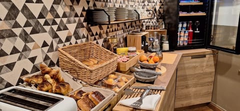 Daily buffet breakfast (EUR 9.80 per person)