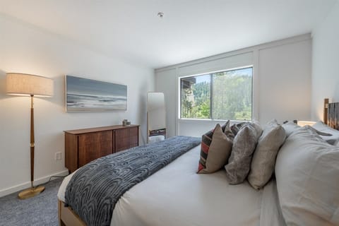 Condo, 2 Bedrooms | 2 bedrooms, laptop workspace, WiFi (free)