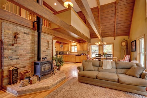 House (6 Bedrooms) | Interior