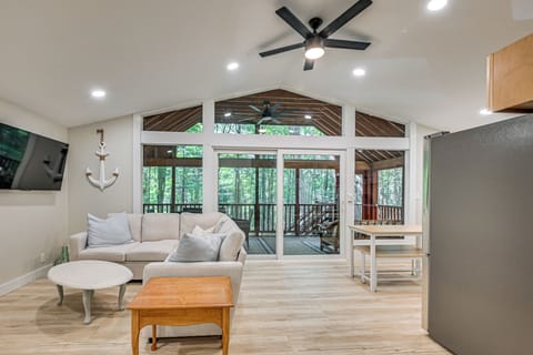 House (2 Bedrooms) | Interior