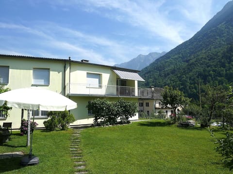 Hill Station, Lawn, Garden, Yard, Valley, Shade, Landscaping, Backyard, Mountain Village, Villa