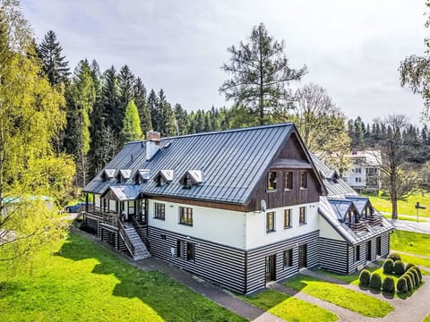 Residential Area, Apartment, Estate, Resort, Mansion, Balcony, Villa, Swimming Pool