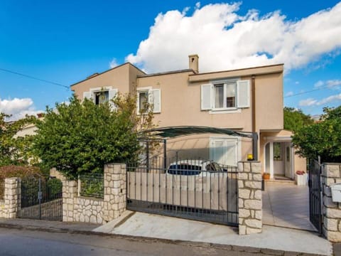 Residential Area, Apartment, Estate, Resort, Mansion, Balcony, Villa, Swimming Pool