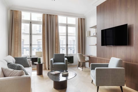 Salon , salle a manger, cuisne ouverte