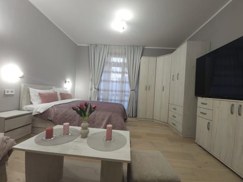 Deluxe Apartment, Balcony, City View | Blackout drapes, iron/ironing board, WiFi (free)