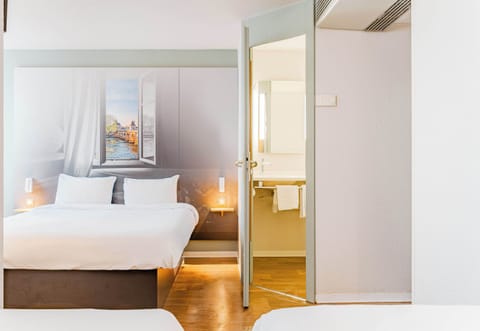 Quadruple Room, Non Smoking | Premium bedding, desk, soundproofing, free WiFi