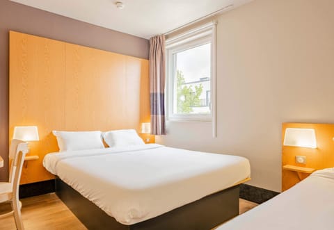 Quadruple Room, Non Smoking | Desk, blackout drapes, soundproofing, free WiFi