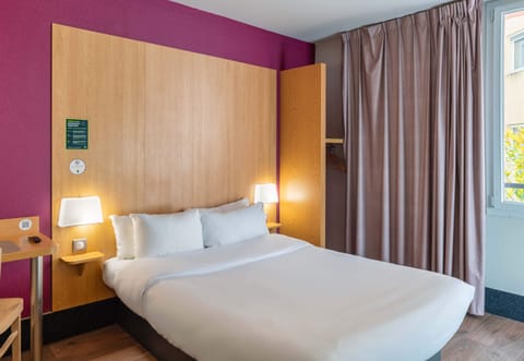 Double Room, Non Smoking | Desk, soundproofing, free cribs/infant beds, free WiFi