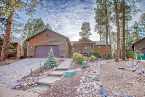 Gorgeous Pinecone Cabin