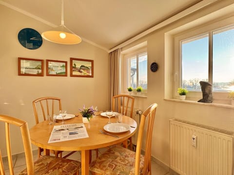 Apartment | Dining