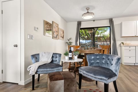 Townhome, Multiple Beds, Garden View (Backyard Hideaway) | Interior