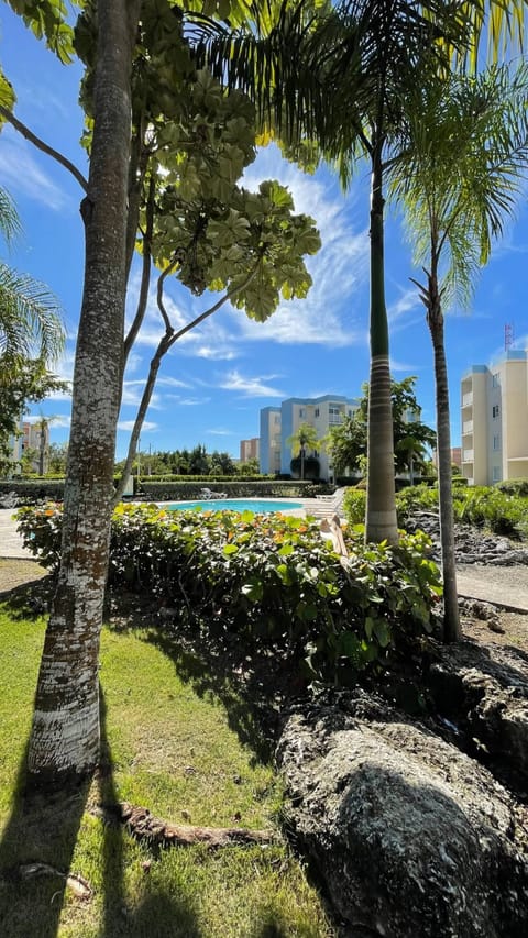 Apartment, 2 Bedrooms | Property grounds